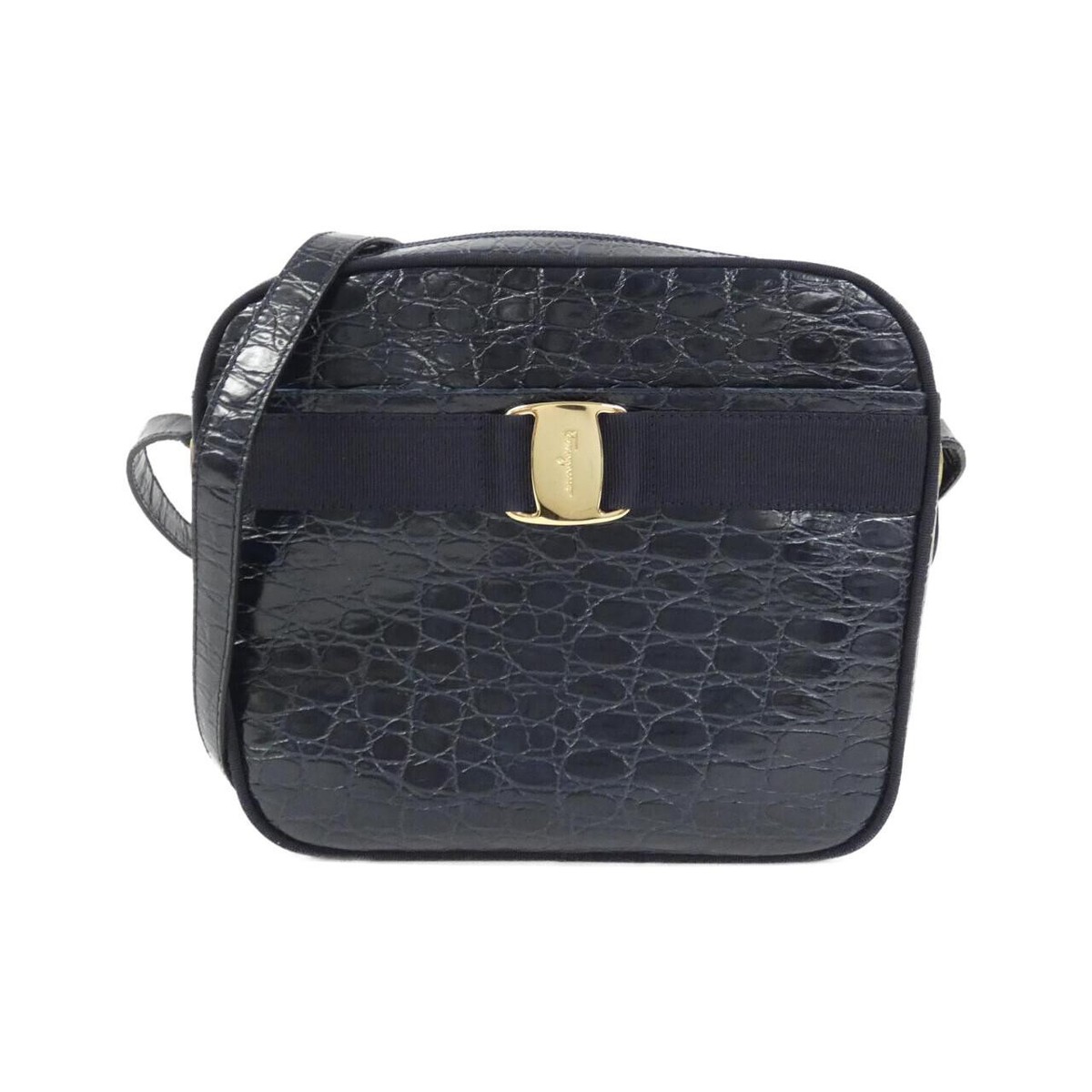 バッグ feragamo vintage shoulder bag Salvatore Ferragamo Vintage Gancini Shoulder Bag Black