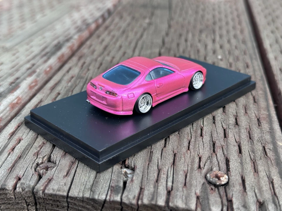 Abrigo transparente automotriz Hotwheels Toyota Supra rosa intenso hecho a medida Foto 3 de 4