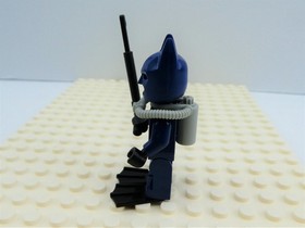 Lego BATMAN Dark Blue Wetsuit Super Heroes Batman II Minifigure 76010 (sh097)