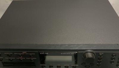 E-MU ESI-32 Rackmount 32-Voice Digital Sampler  Powers Up