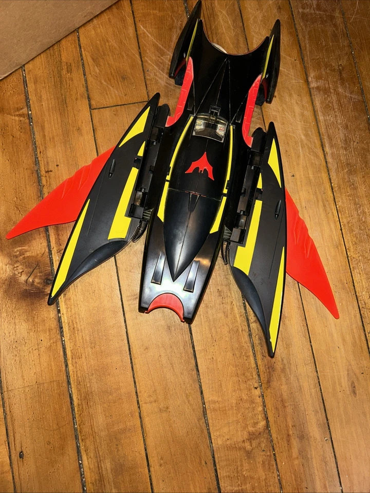 Batimóvil Hasbro DC Batman Beyond Street To Sky 1999 de colección. Tiene un disco Foto 2 de 4