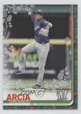 2019 Topps Holiday WalMart Mega Box Metallic Snowflake Orlando Arcia #HW61 0w8