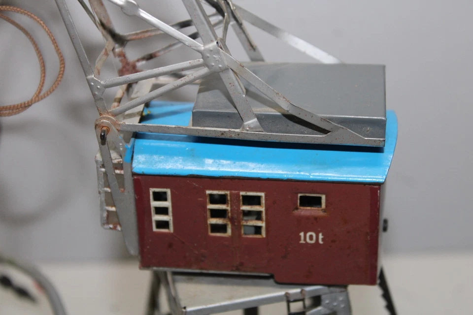 Märklin ferngesteuerter Drehkran mit Hebemagnet Spur H0 #O898 - Bild 2 von 3