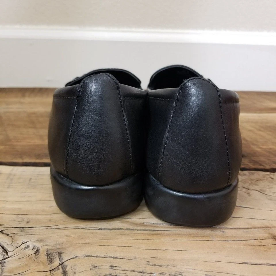 Mocasines Naturalizer Punta Cuadrada Hebilla Negro Talla 7 1/2 Foto 4 de 4