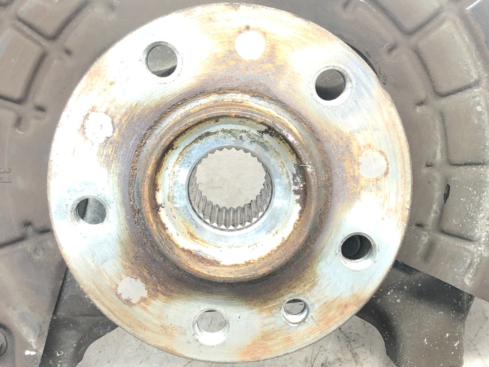 2014-2017 MASERATI QUATTROPORTE AWD RIGHT PASS FRONT SPINDLE KNUCKLE HUB OEM