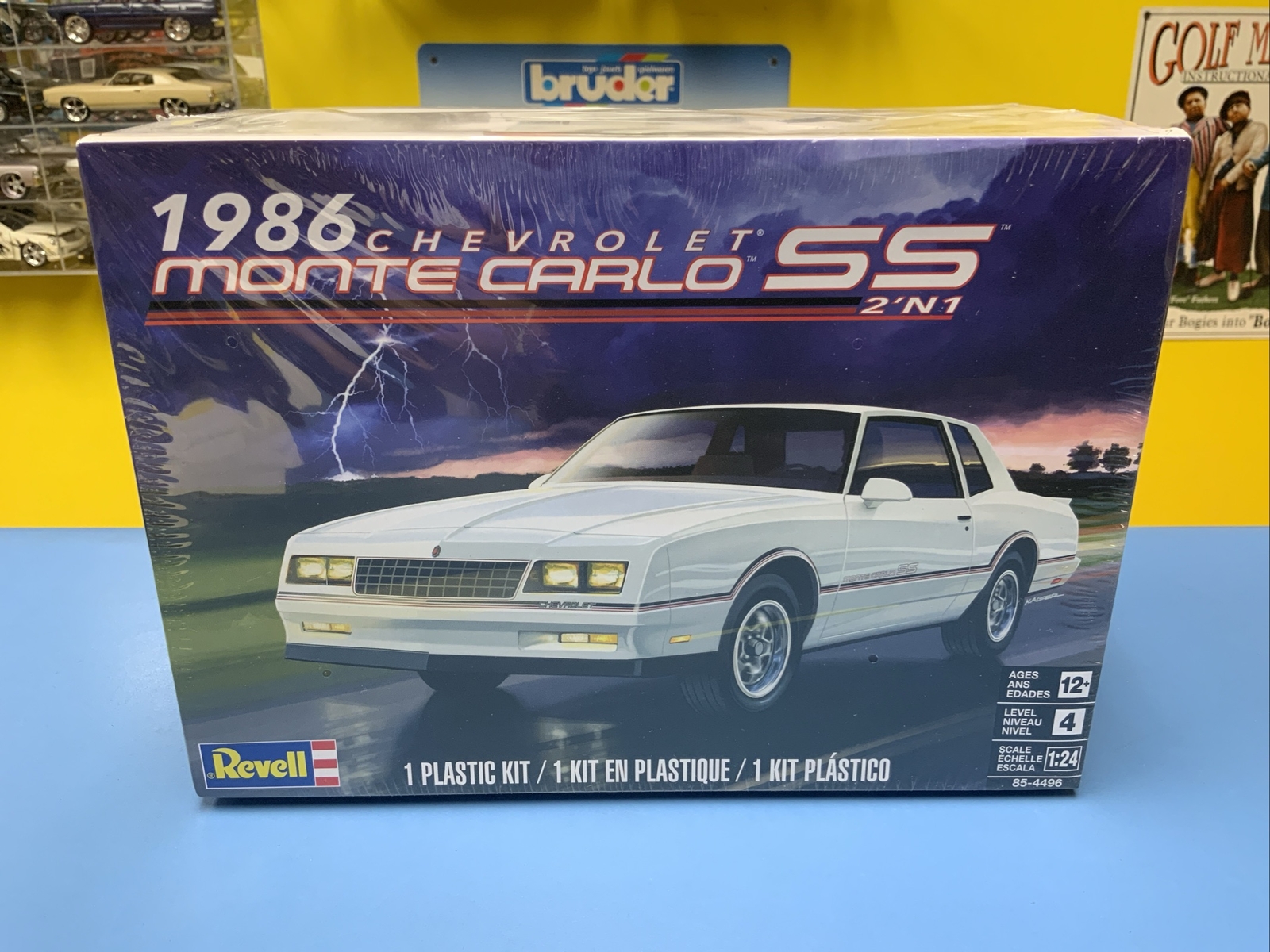Revell 1986 Chevy Monte Carlo SS 2’N1 124 Scale Plastic Model Car