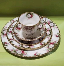 Royal Albert Celebration 5 Piece Place Setting Bone China Made in England