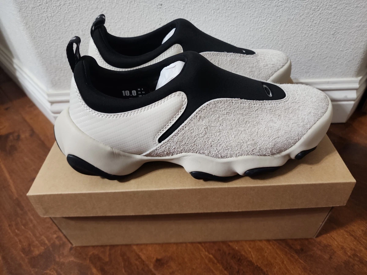 ✅️ Oakley x Brain Dead Factory Team Flesh Milk / Black Men's Size 10 New In Hand