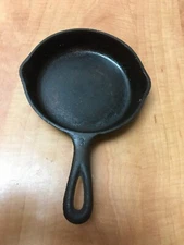 Vintage Wagner Ware Sidney O Cast Iron Skillet 1053 C  2 Spout  Flat Bottom