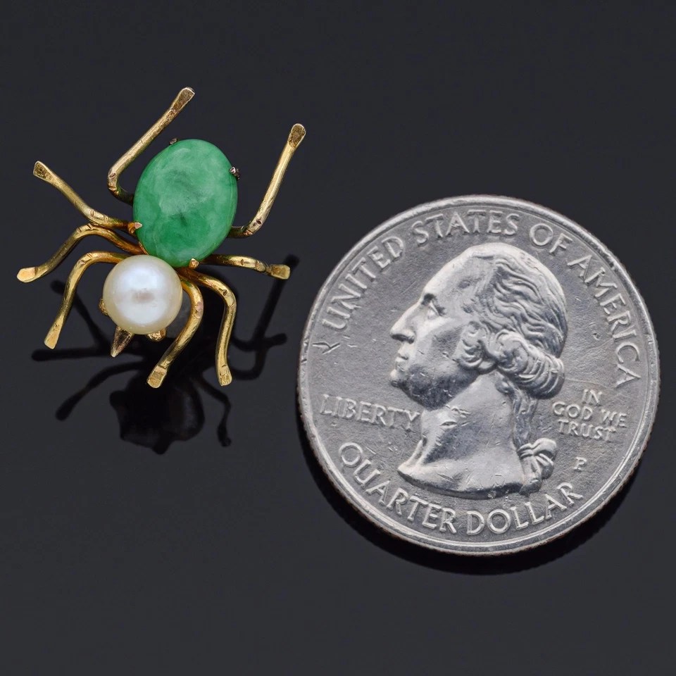 Tachuela de corbata vintage de oro amarillo de 14 quilates de jade verde y perla araña de insectos Foto 4 de 4