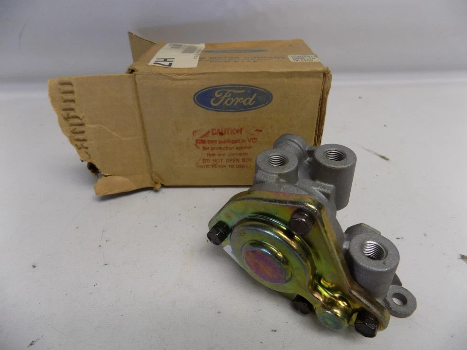 Novo OEM 1974-1979 Ford F700 Bendix válvula de freio a ar D5HZ-2B431-A - Imagem 2 de 3