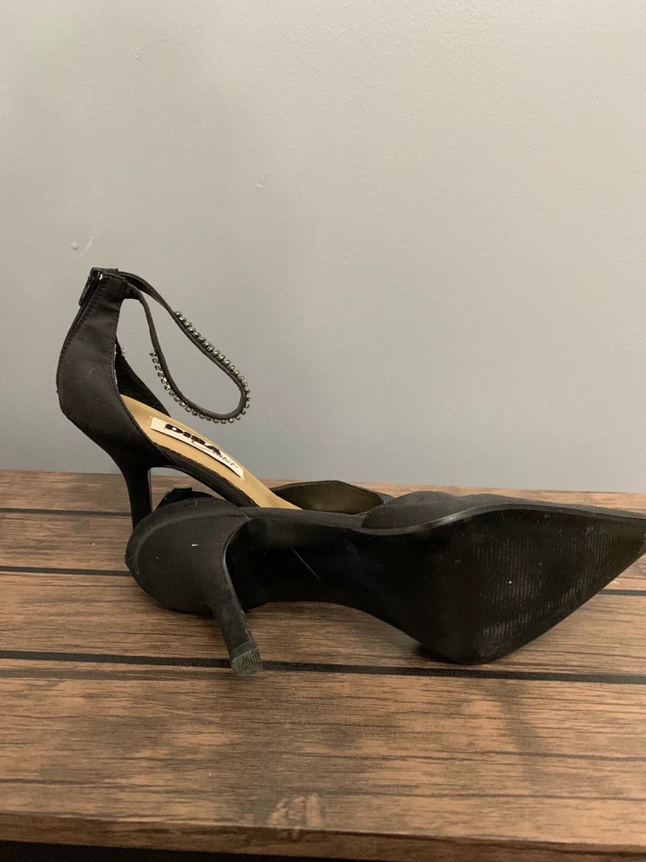 Zapatos de tacón para mujer DIBA negros con correa al tobillo con joyas talla 7M Foto 3 de 3