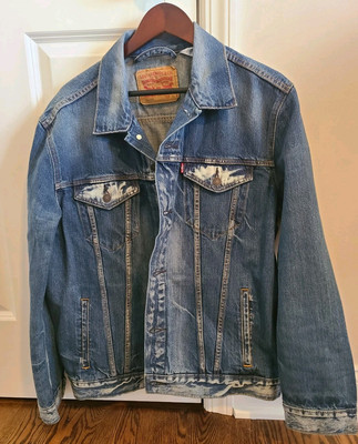 EUC Levi Strauss blue denim jacket, Size XL