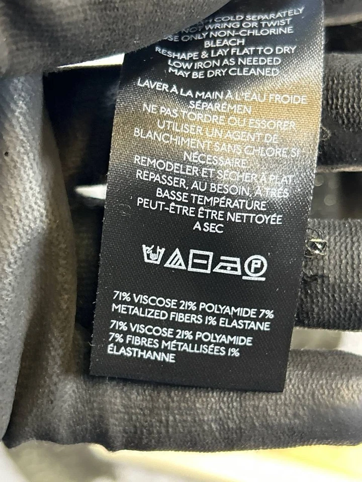 Camisa polo Maeve para mujer mediana negra dorada tejida Foto 4 de 4