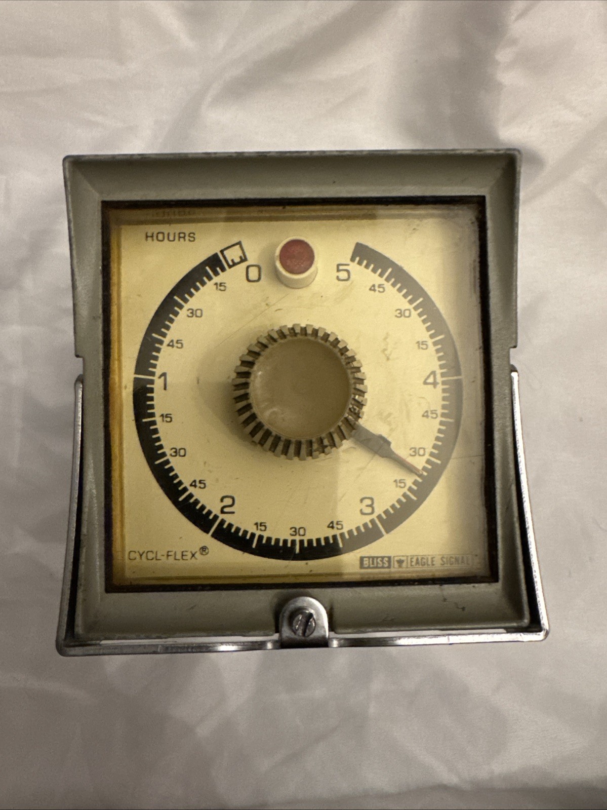 Eagle Signal HP58A601 Cycl-Flex Hours Timer Model 4D68 0-5 hours 120vac