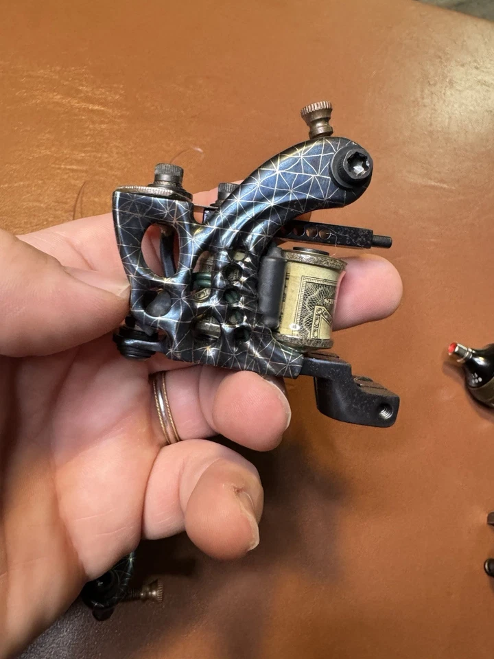 Forro y sombreador Aaron Cain Damascus Foto 2 de 4