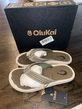 New- Olukai Men’s Size 10 Flip Flops Water Resistant Arch Support Clay/Mustang
