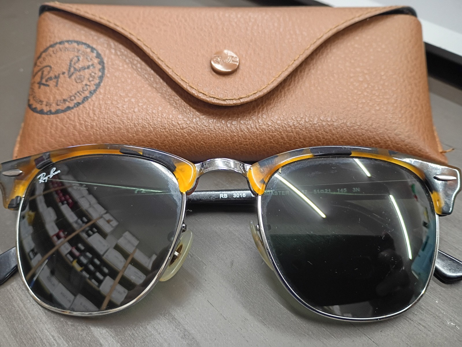 raybans clubmaster tortoise shell - image 1