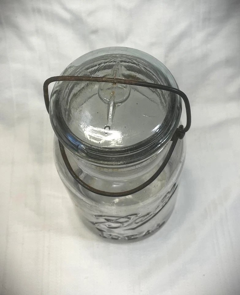 De colección, Ball I-Deal #5 - Tarro de enlatado de 1 cuarto, tinte púrpura, tapa de vidrio y tapa de alambre Foto 3 de 4