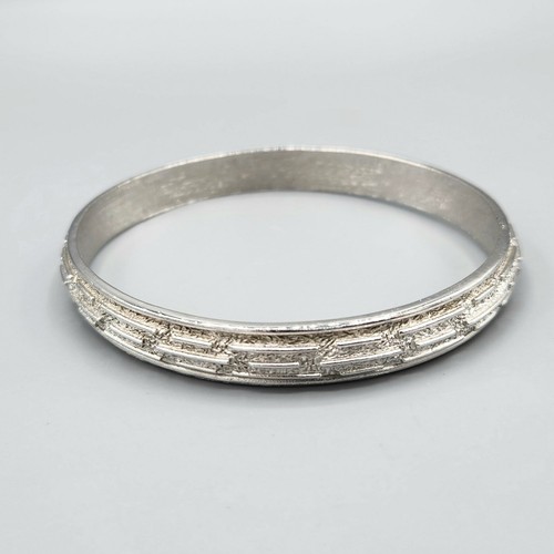 1960er Krone Trifari MCM strukturiert poliert silberfarben Armreif Armband 8"