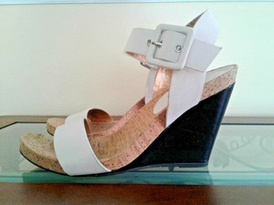 bcbg ivory sandal