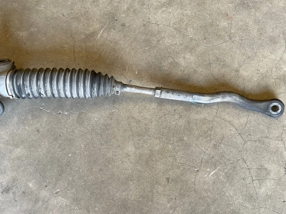 Оригинальная стойка гидроусилителя руля и шестерня RWD 1609 15 16 17 18 Lexus RC350 - Изображение 2 из 4