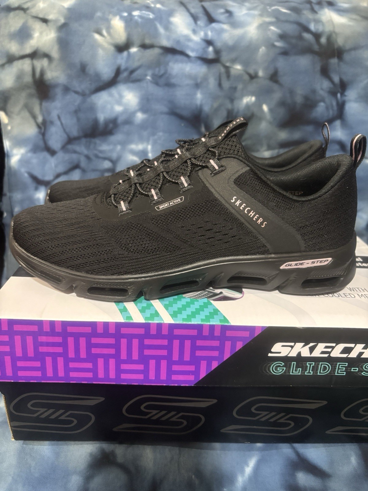 SKECHERS Glide-Step Graty Renown Black Lace-Up Sneakers Memory Foam Washable