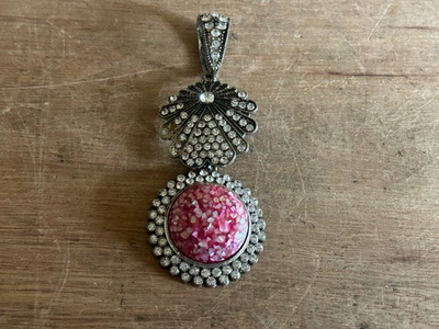 #ad Vintage Rhinestone Pendant Pinkish Center Setting Large Unusual Missing Stones $9.95