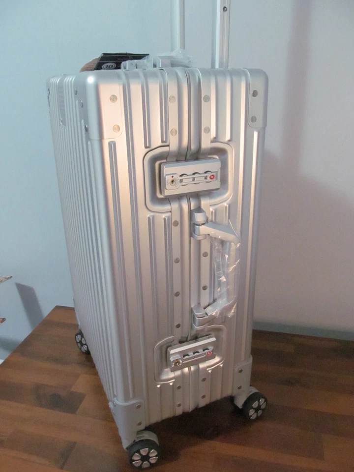 Champs Canada Designed Aluminum Silver Hard Carry On Spinner, Dual TSA Locks-NWT - Image 3 of 4