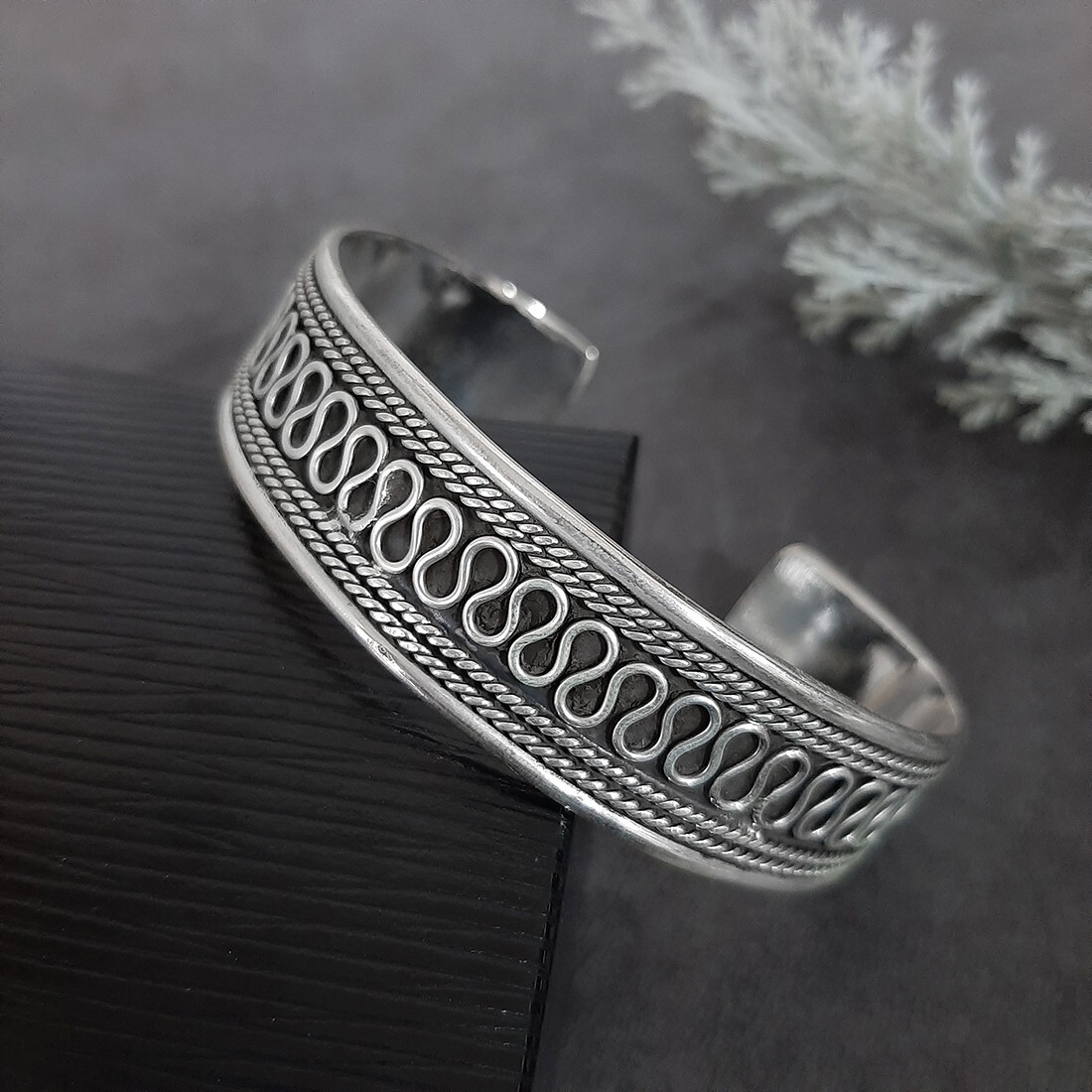Solid 925 Sterling Silver Vintage Bali Design Cuff Bangle Solid 925 Sterling Silver Vintage Bali Design Cuff Bangle