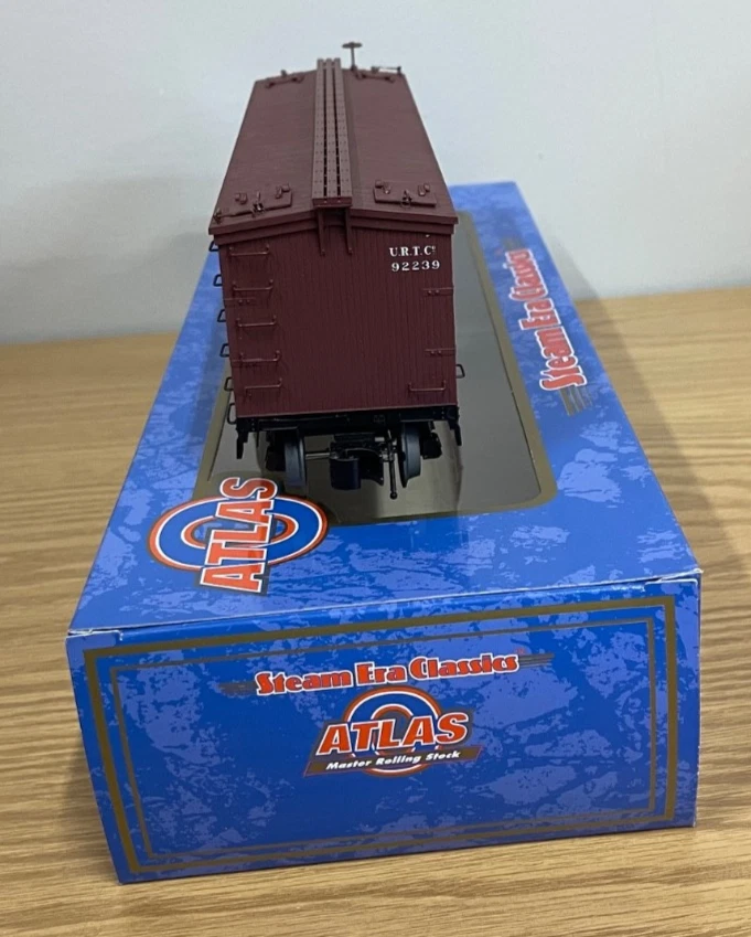 Atlas O 3001572-2 Old Milwaukee Beer 40' Wood-Sided Reefer Car Train 3-Rail nib - Image 3 of 4