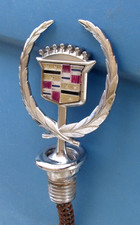 Cadillac Deville Hood Ornament Crest Gm Oem Complete W Base 97 98 99 Cadillac Deville Hood Ornament Crest Gm Oem Complete W Base 97 98 99