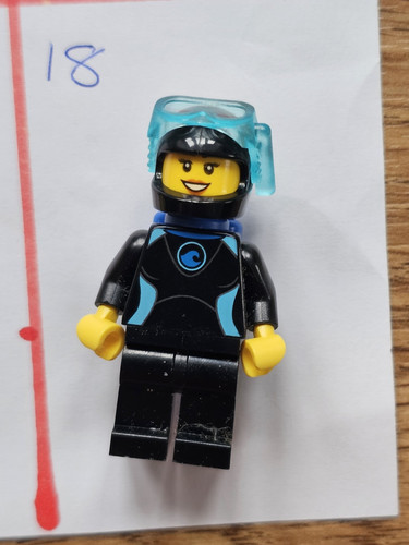 18 x Genuine lego mini figures. ASSORTMENT from Various Themes. FREE POSTAGE.(1) - Picture 19 of 19