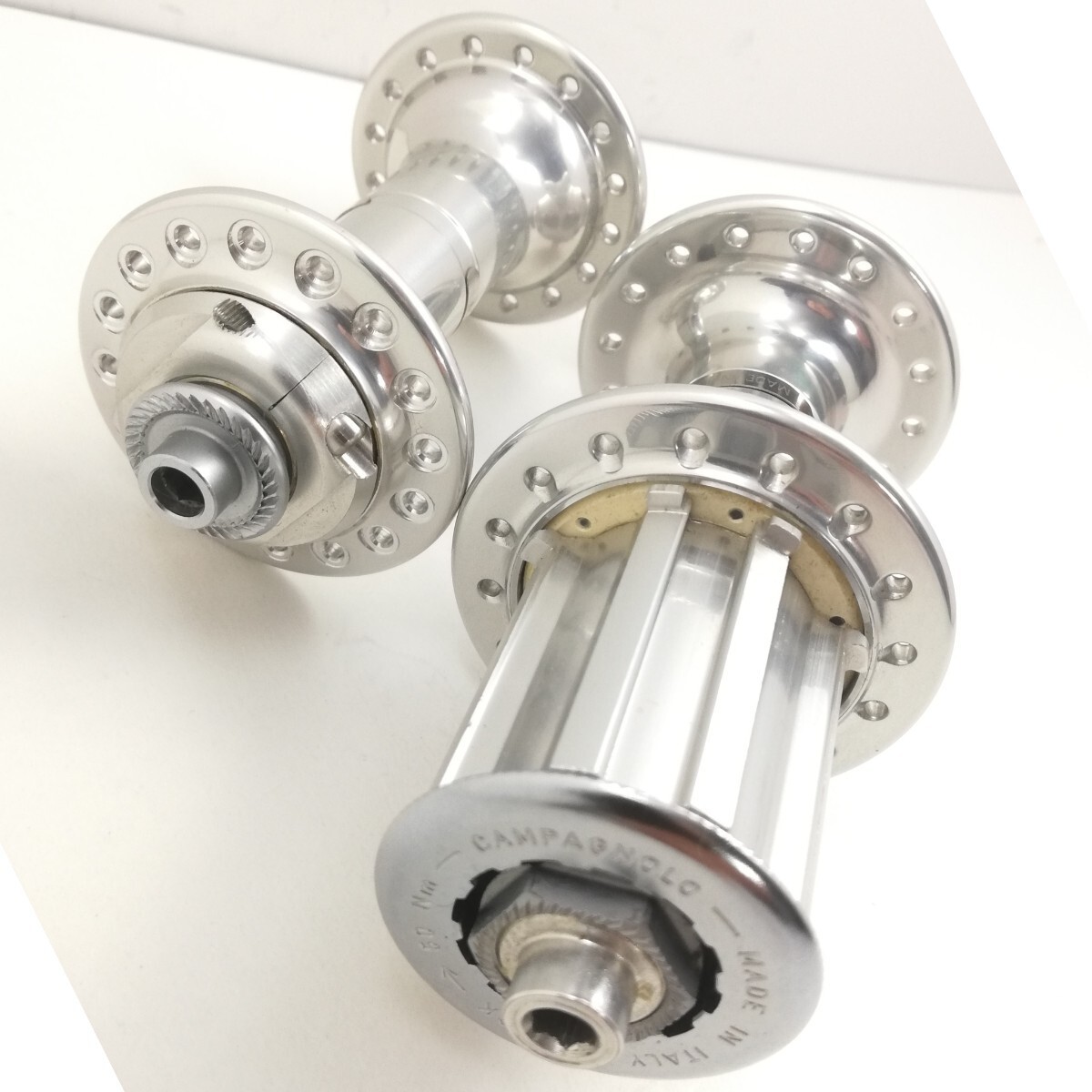 Campagnolo Record 32H Hub High-end Silver Final Model