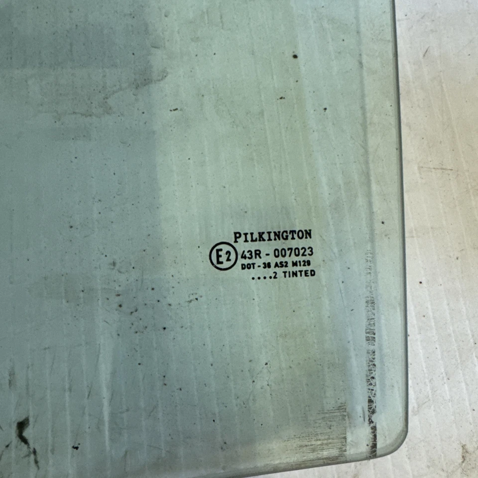 Vidrio ventana delantera lateral cercana Seat Arosa 2003 - PASAJEROS DELANTEROS LADO IZQUIERDO - Imagen 2 de 3