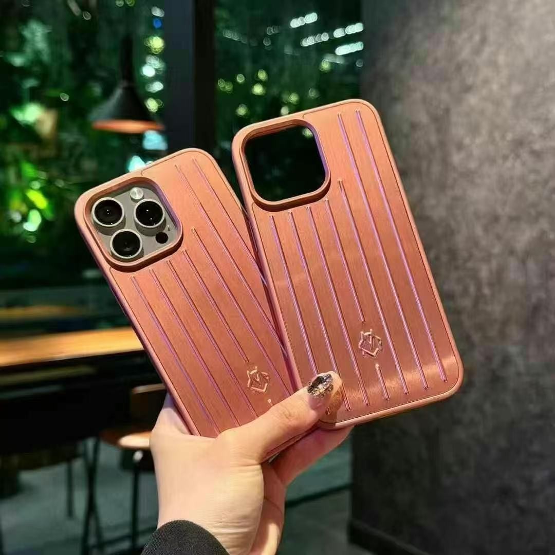 ✨極美品✨RIMOWA iPhone 16pro MAXケース iPhone 16 Pro Maxケース アルミニウム | シルバー | RIMOWA
