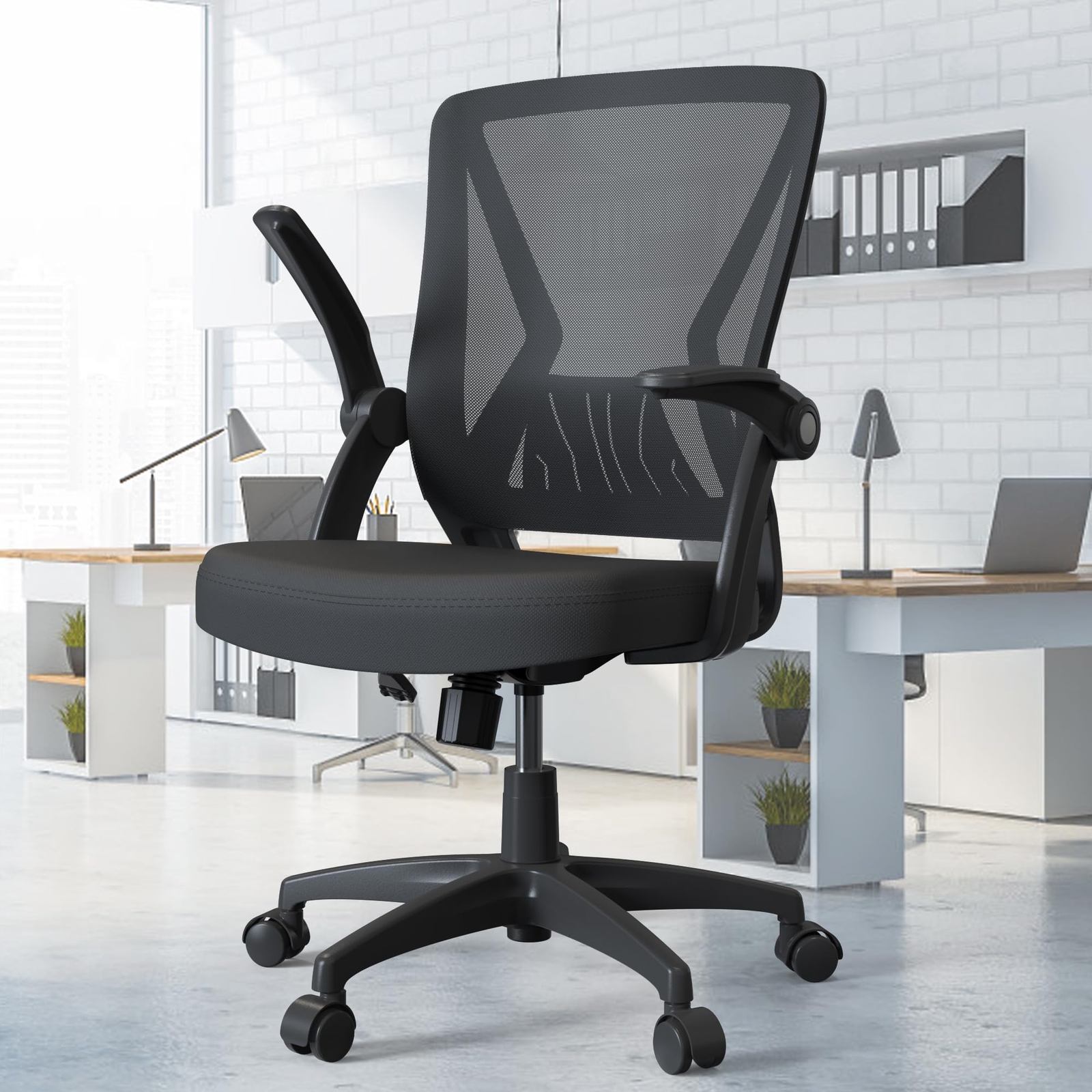 Ergonomic Mesh Office Chair with Flip-Up Arms and Adjustable Height for Home Workspace