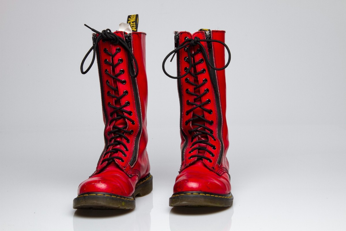 patent leather doc martens rouges