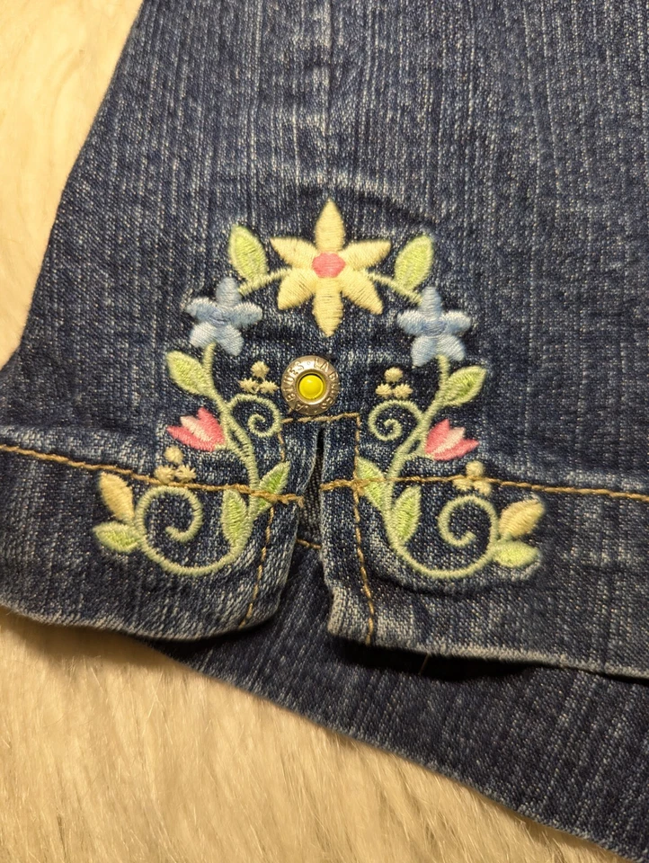 Pantalones Cortos de Jean LA BLUES Cintura Alta Floral Bordado con Solapa Bolsillos Azul PLUS 24W Foto 3 de 4