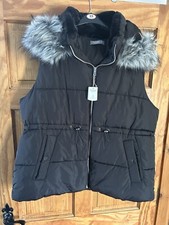 Nice Black Padded Gilet Size 18 / 20 Nutmeg