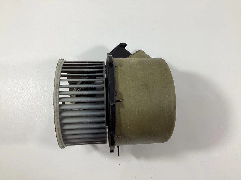 Двигатель и колесо вентилятора 2009-2012 AUDI S5 HVAC 8K1820021B/8K1820021C OEM. - Изображение 2 из 4