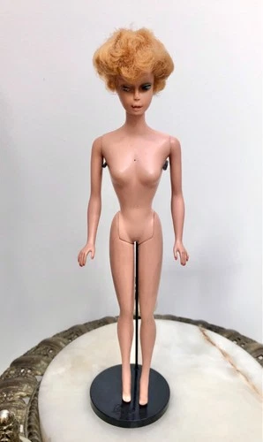 1960s VTG BLONDE BUBBLE CUT #850 Barbie Doll Straight Legs  *BUY-IT-NOW