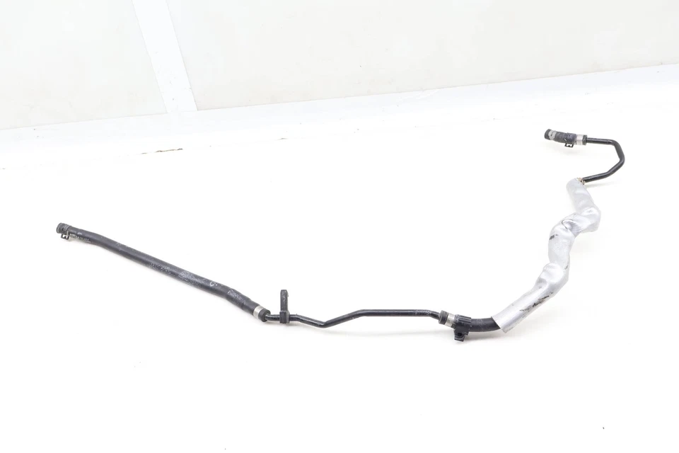 AUDI Q7 2008-2015 3,0 L - Depósito de refrigerante manguera/línea 7L8122447F Foto 2 de 4