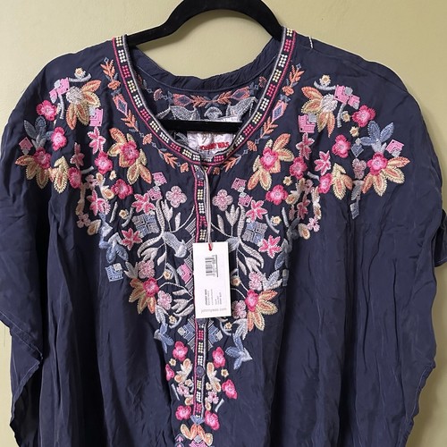 Nuevo con etiquetas Poncho Johnny Was Mujer Talla M Azul Marino Biya Alia Cupro Boho Bordado Elegante - Imagen 2 de 12