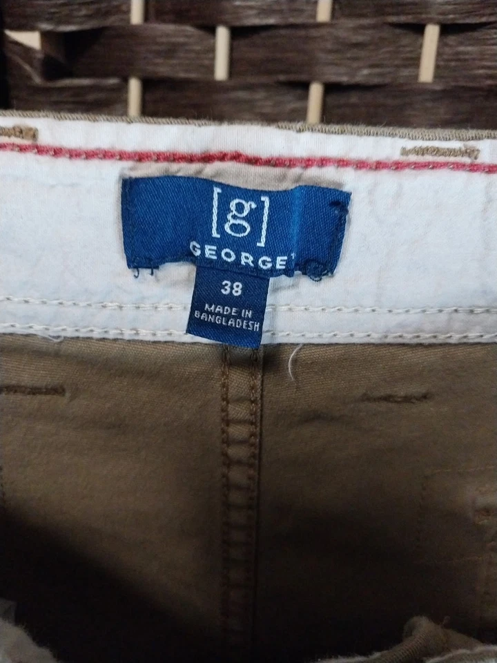 George 男式深卡其色工装短裤 38 码翻盖背面和侧口袋 — 第 3/4 张图片