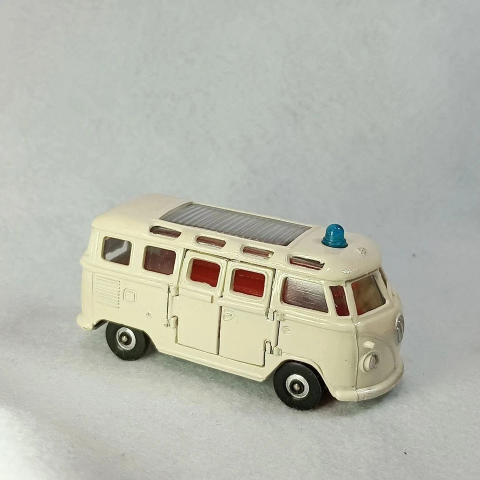 Lone Star Flyers Volkswagen Ambulance Diecast Model #20 Roadmaster Vintage - Image 3 of 4