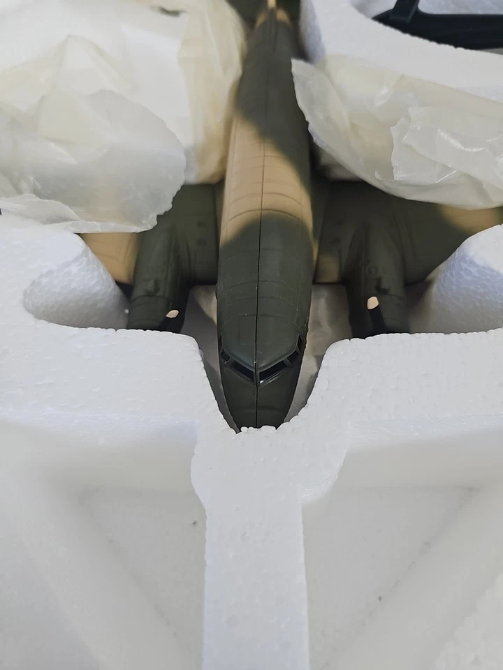 Avión de colección Ertl Diecast "Puff" Gunship 4th Air Command Douglas DC-3 C-47 Foto 4 de 4