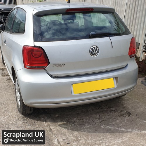 VW POLO Mk5 Pre-facelift 6R 2009-2014 1.2 S 'LA7W Silver' 2-Door 60BHP- Fuses x4 - Picture 2 of 4