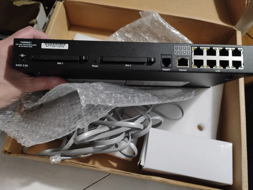 Firewall/VPN Netgear SG 8100 Foto 3 de 4