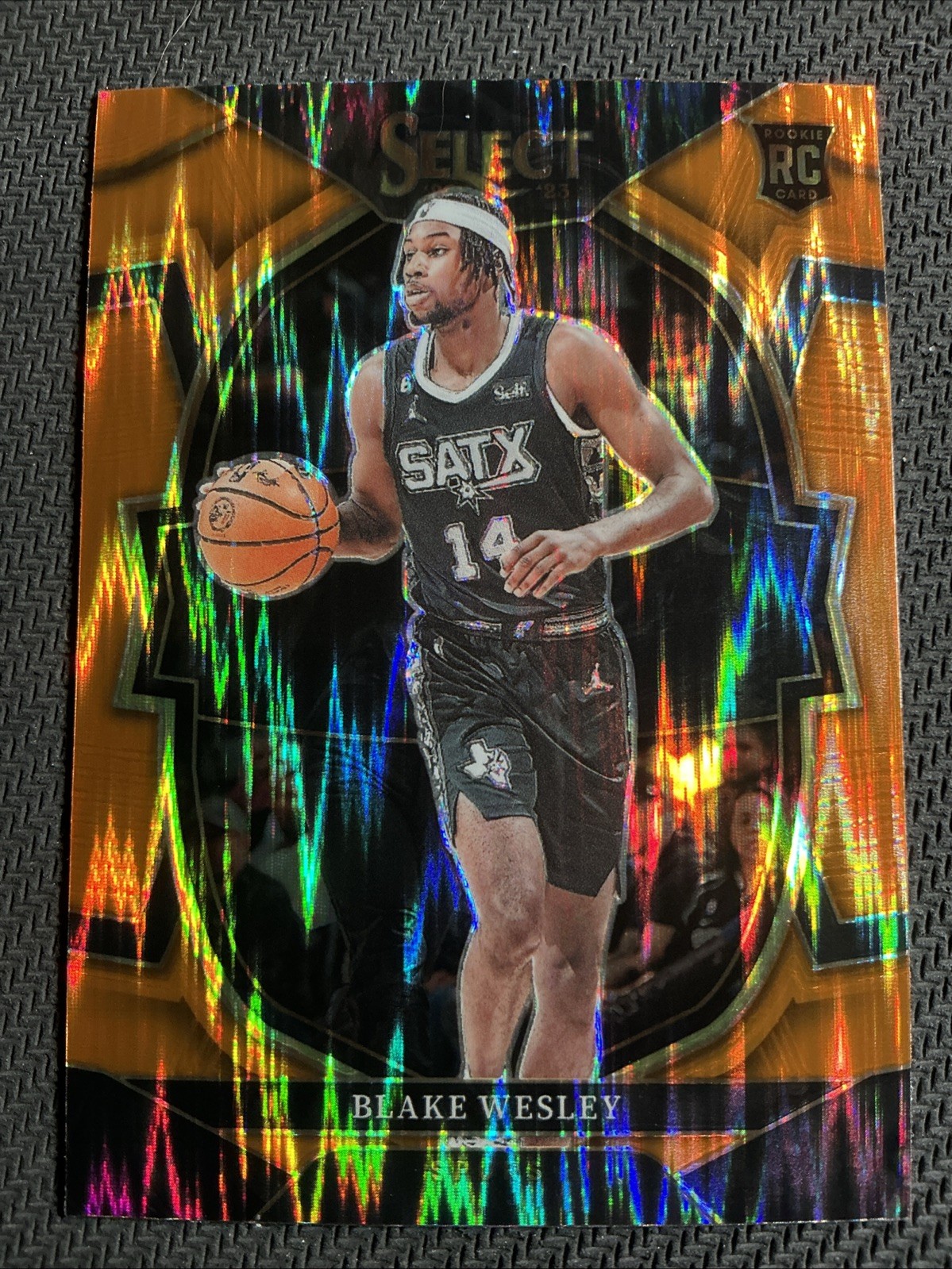 2022-23 Panini Select #97 Blake Wesley Orange Flash Prizms Rookie Spurs
